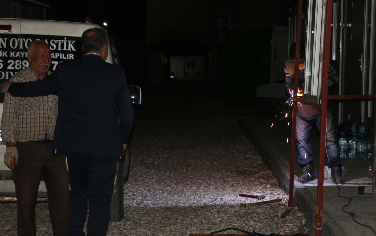 Başkan Kılınç, Konteyner kentte kapı kapı gezerek vatandaşları dinledi