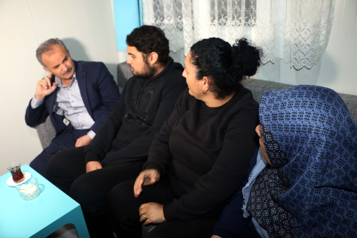 Başkan Kılınç, Konteyner kentte kapı kapı gezerek vatandaşları dinledi