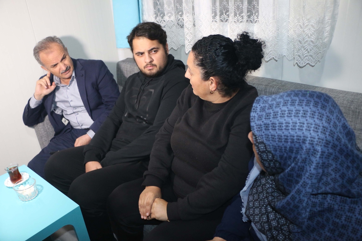 Başkan Kılınç, Konteyner kentte kapı kapı gezerek vatandaşları dinledi