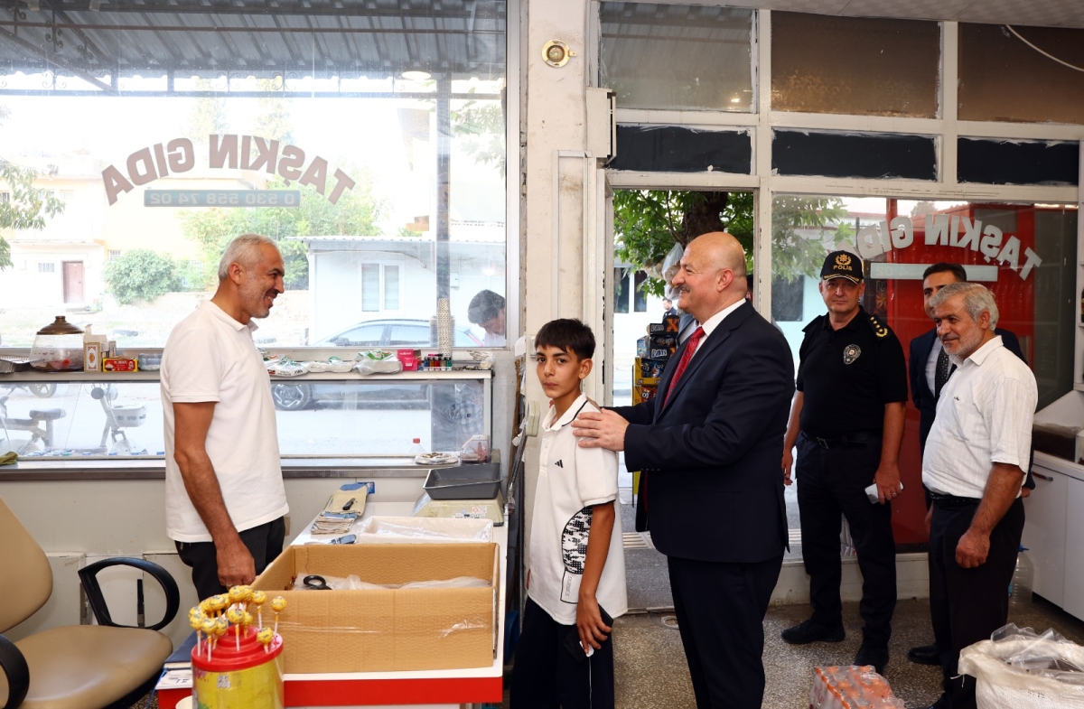 Vali Abdullah Küçük Sıratut Mahallesi esnaflarıyla buluştu