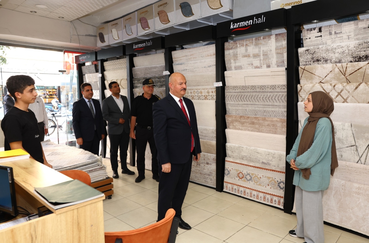 Vali Abdullah Küçük Sıratut Mahallesi esnaflarıyla buluştu