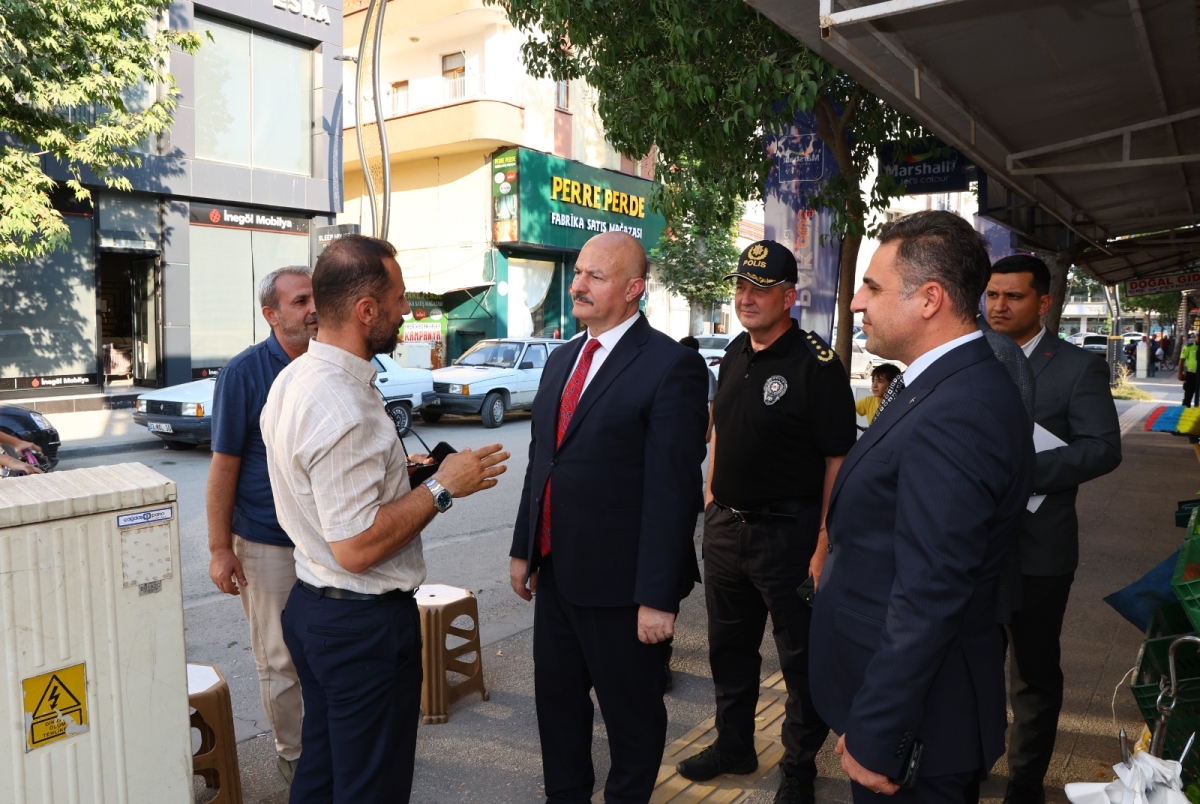 Vali Abdullah Küçük Sıratut Mahallesi esnaflarıyla buluştu