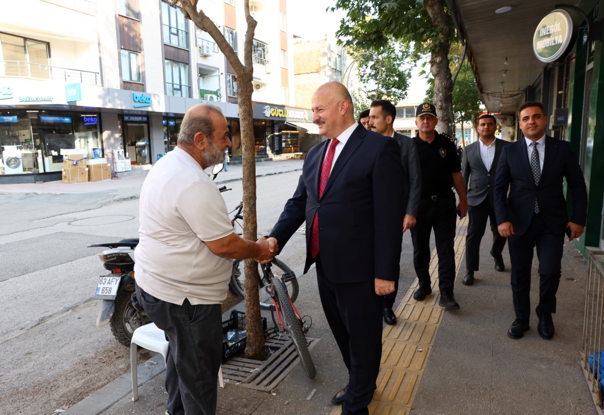 Vali Abdullah Küçük Sıratut Mahallesi esnaflarıyla buluştu