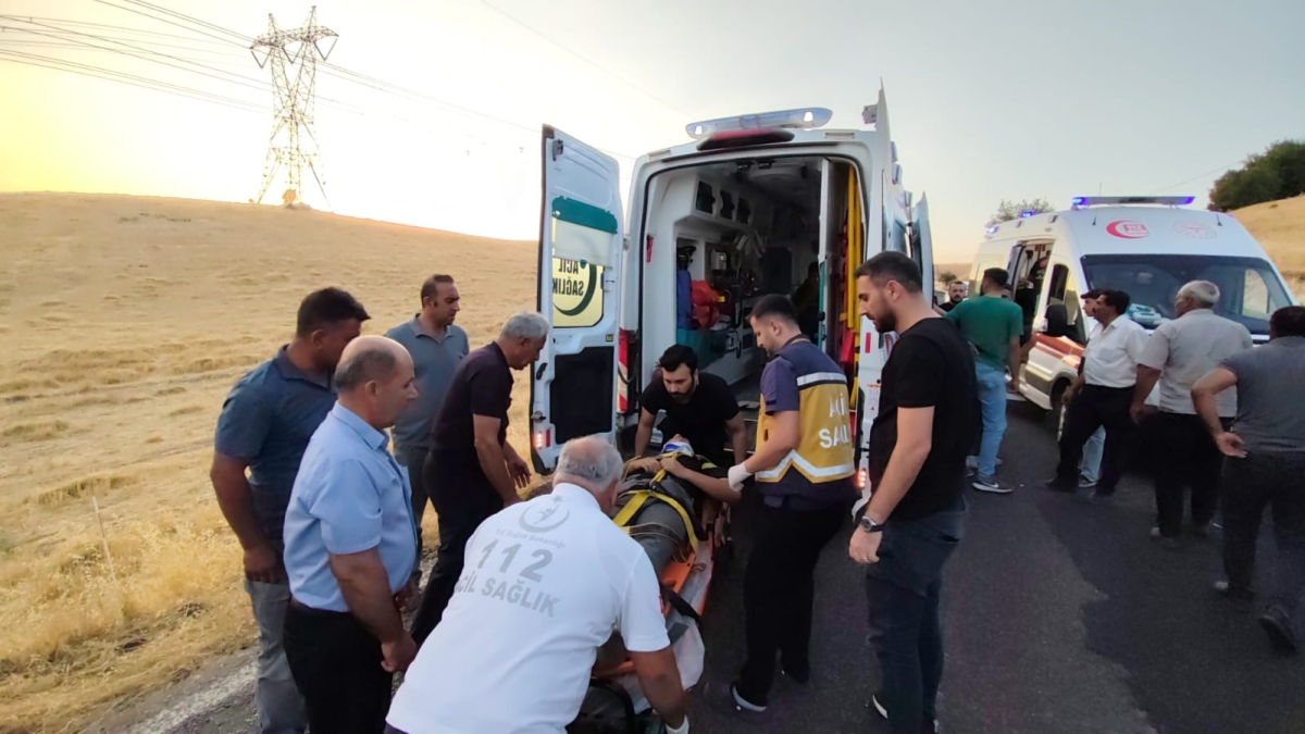 Besni’de iki otomobil çarpıştı: 8 yaralı