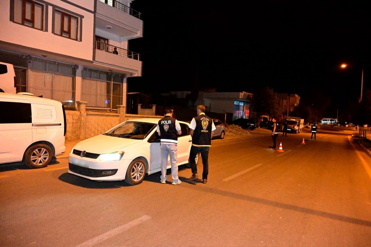 Adıyaman’da Huzur Uygulaması: 1740 şüpheli ve 406 araç denetlendi