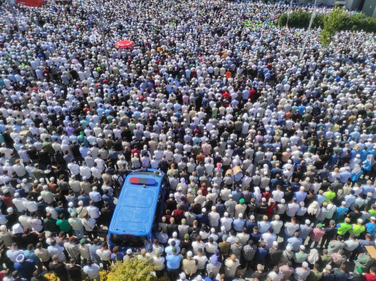 Menzil cemaati lideri Abdülbaki El Hüseyni, son yolculuğuna uğurlandı  - Videolu Haber