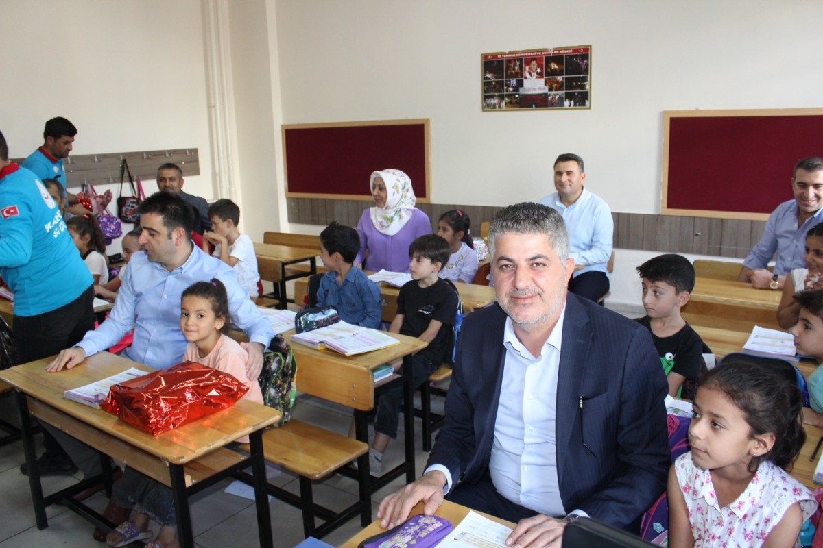 Milletvekili Şan, öğrencilerin yeni eğitim öğretim yılı heyecanına ortak oldu