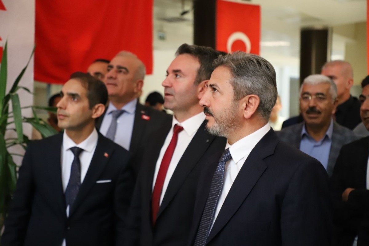 Adıyaman'da '100 Yıldır Aynı Aşk ve Heyecanla' fotoğraf sergisi açıldı  - Videolu Haber