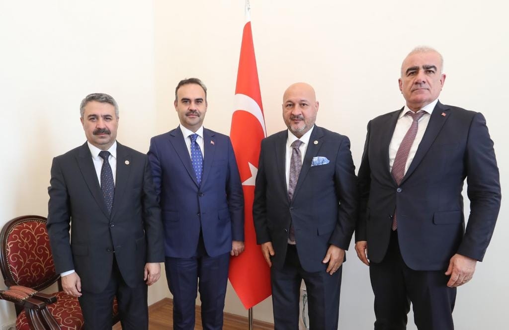 Milletvekilleri, Bakan Kacır'a acil hayata geçirilmesi gerekenleri aktardı