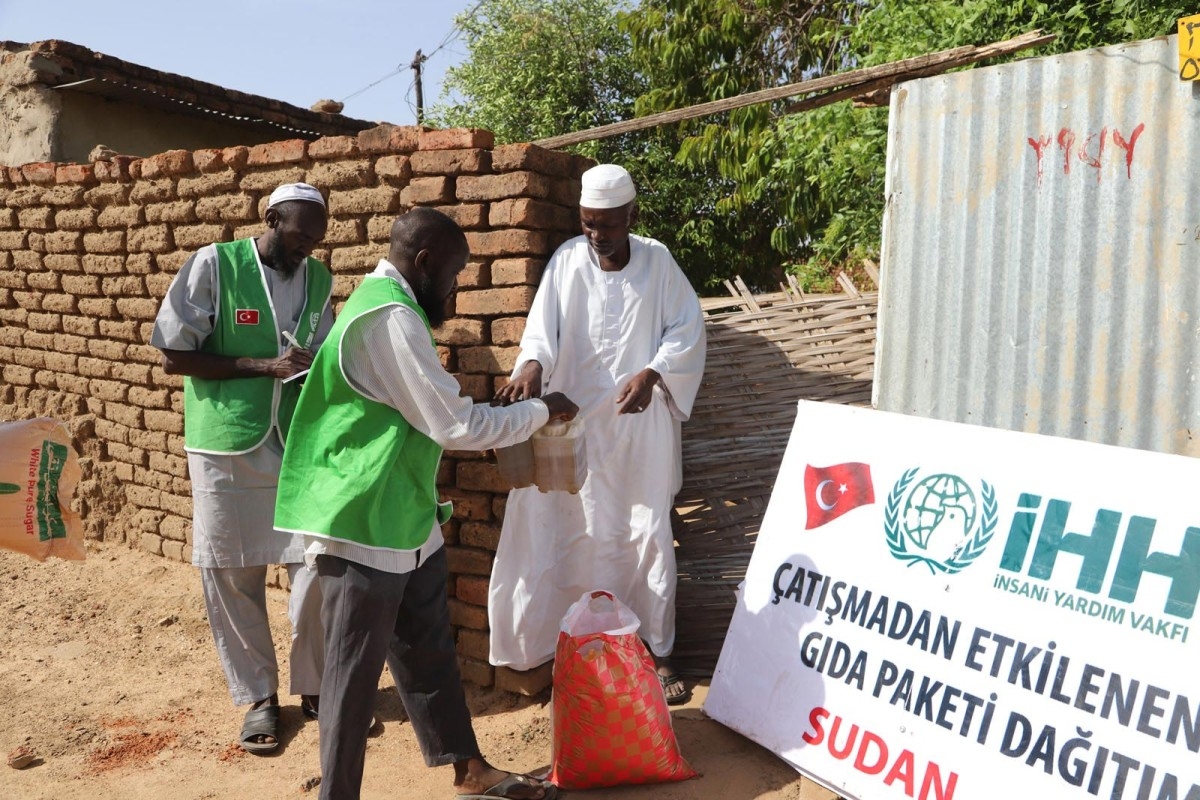 İHH’dan Sudanlı savaş mağdurlarına gıda desteği  - Videolu Haber