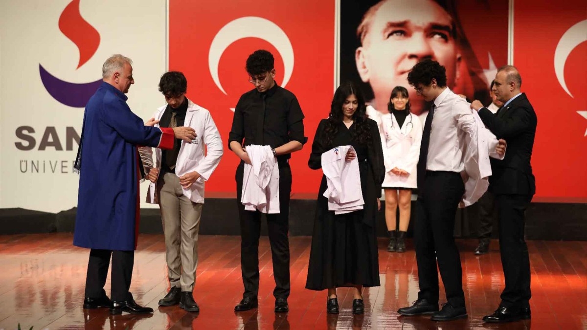 SANKO Üniversitesi Tıp Fakültesi beyaz önlük giyme töreni düzenledi