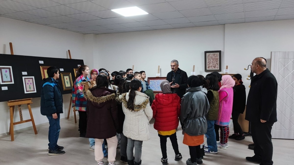 Kahta’da Gazze yararına sanat sergisi açıldı