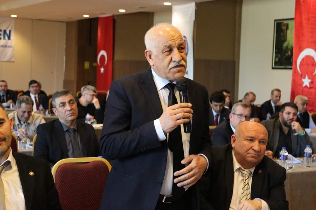 Başkan Teker: Bağımsızlık bayrağını Türkiye’nin kalbine dikmeye geliyoruz