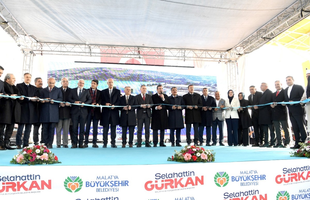 Cumhurbaşkanı Yardımcısı Cevdet Yılmaz’ın katılımıyla 44 hizmetin açılışı yapıldı