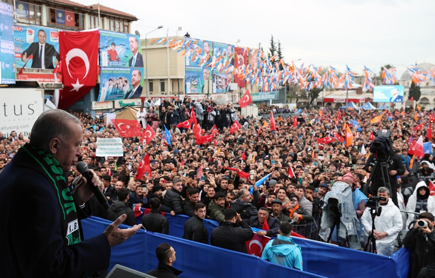 Cumhurbaşkanı Erdoğan: Önceliğimiz deprem bölgesinin yeniden ayağa kaldırılmasıdır