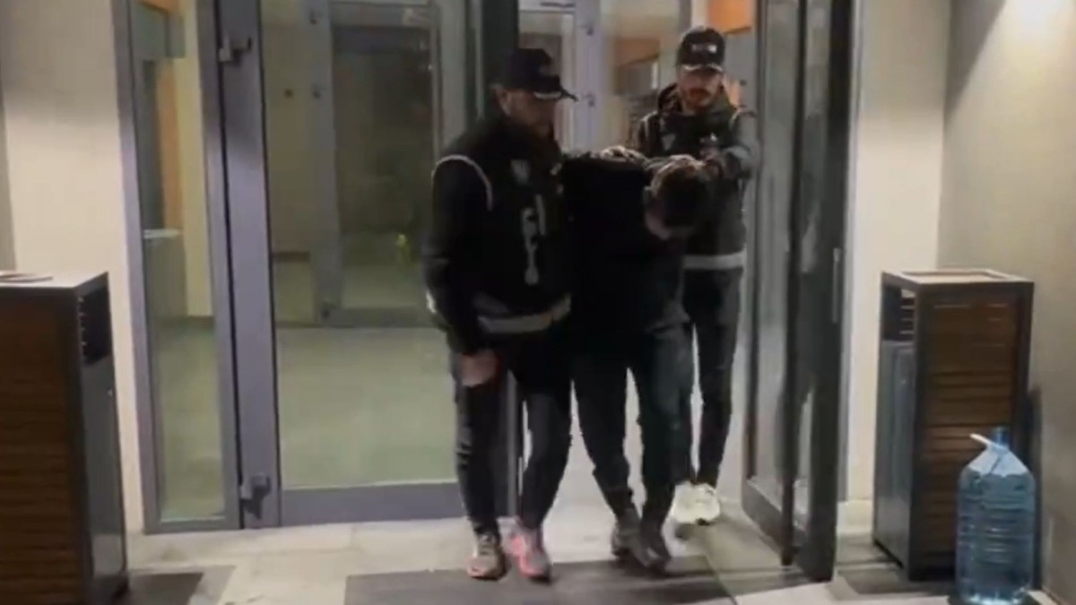 Kırmızı bültenle aranan şahıs yakalandı  - Videolu Haber
