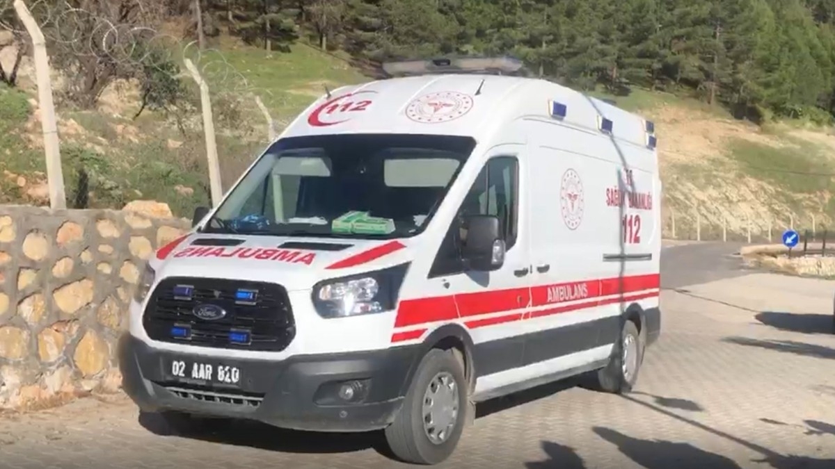 Karadağ’da meydana gelen kazada iki kişi yaralandı  - Videolu Haber