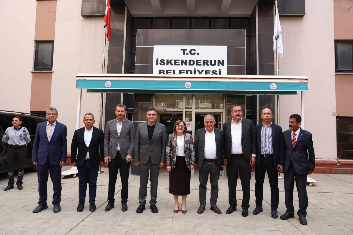 Gaziantep’ten İskenderun’a altyapı ve üstyapı desteği