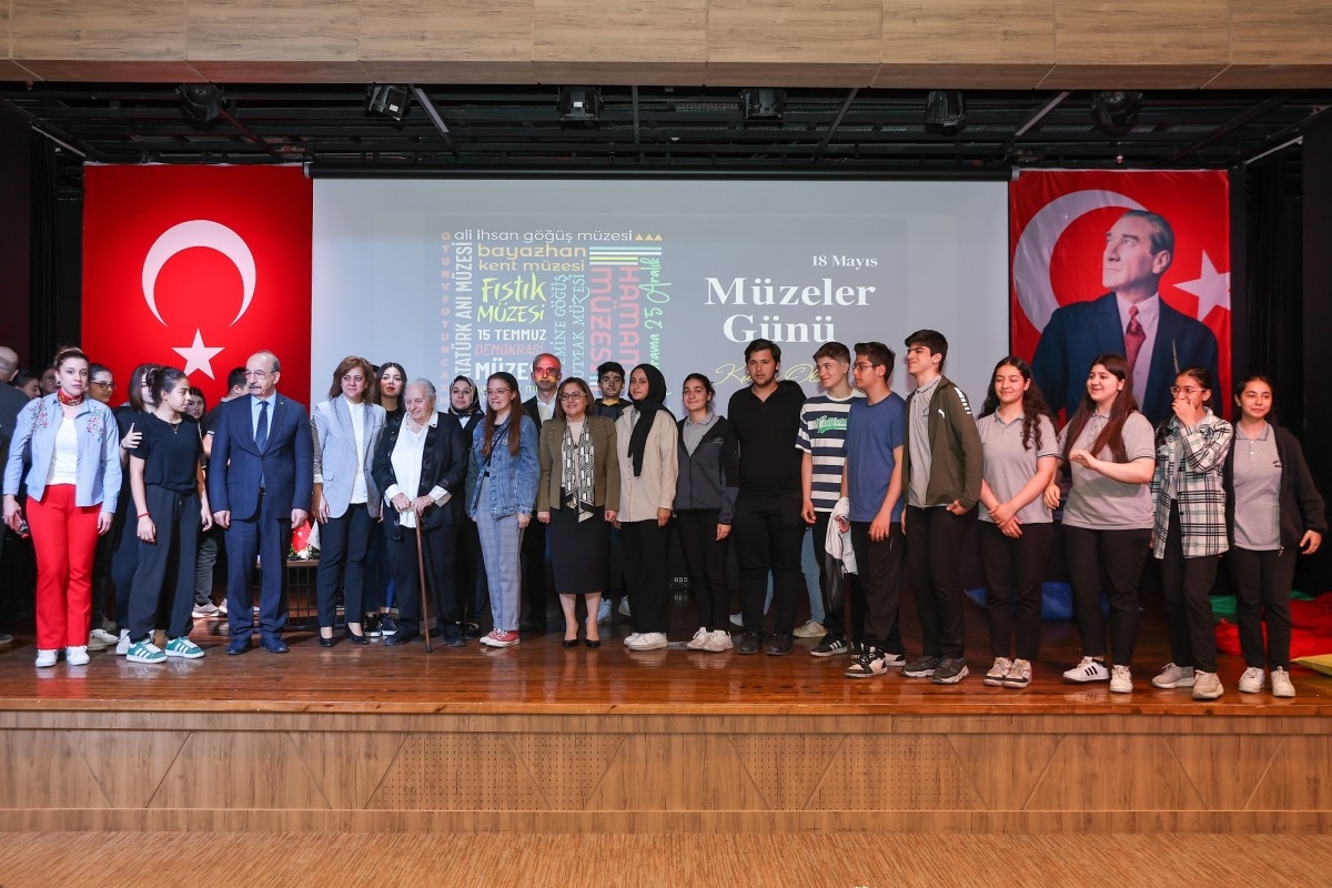 Panorama Müzesi’ni gezen Timsal Karabekir duygu dolu anlar yaşadı   - Videolu Haber