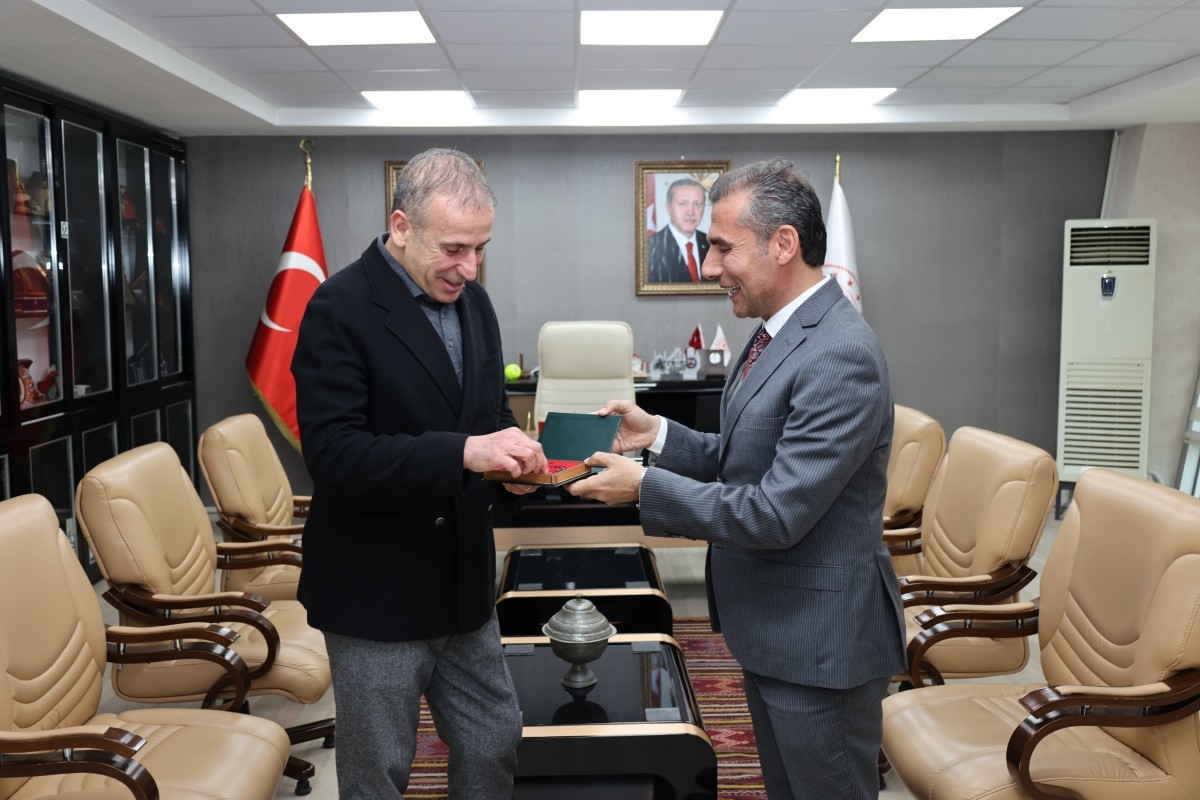 Adıyaman Gençlik ve Spor İl Müdürü Fikret Keleş, Teknik Direktör Abdullah Avcı'yı ağırladı