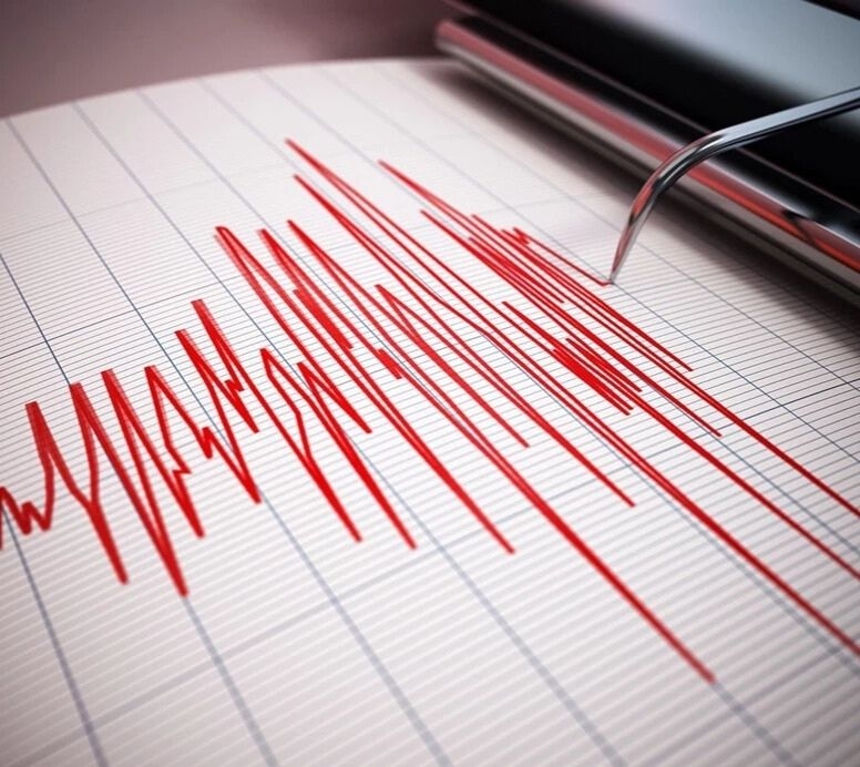 Balıkesir 4.2’lik depremin ardından beşik gibi sallanıyor