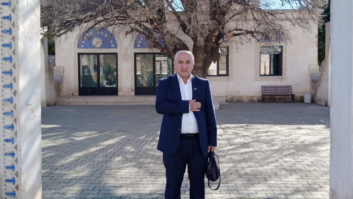 Yazar Hüseyin Turhal tarafından Ap Aziz Dede’nin hayatını romanlaştırıyor