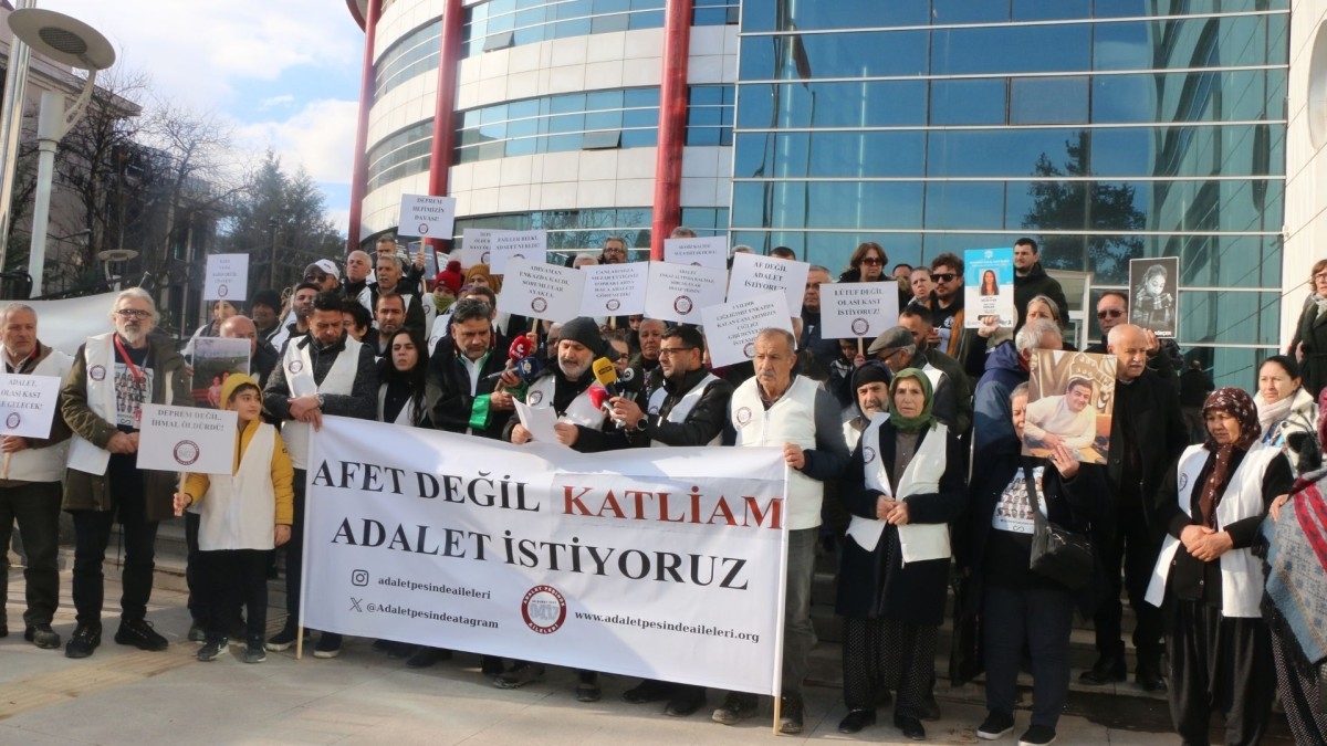 Adalet Peşinde Aileleri Platformu'ndan depremde kaybettikleri yakınları için 'adalet' çağrısı  - Videolu Haber