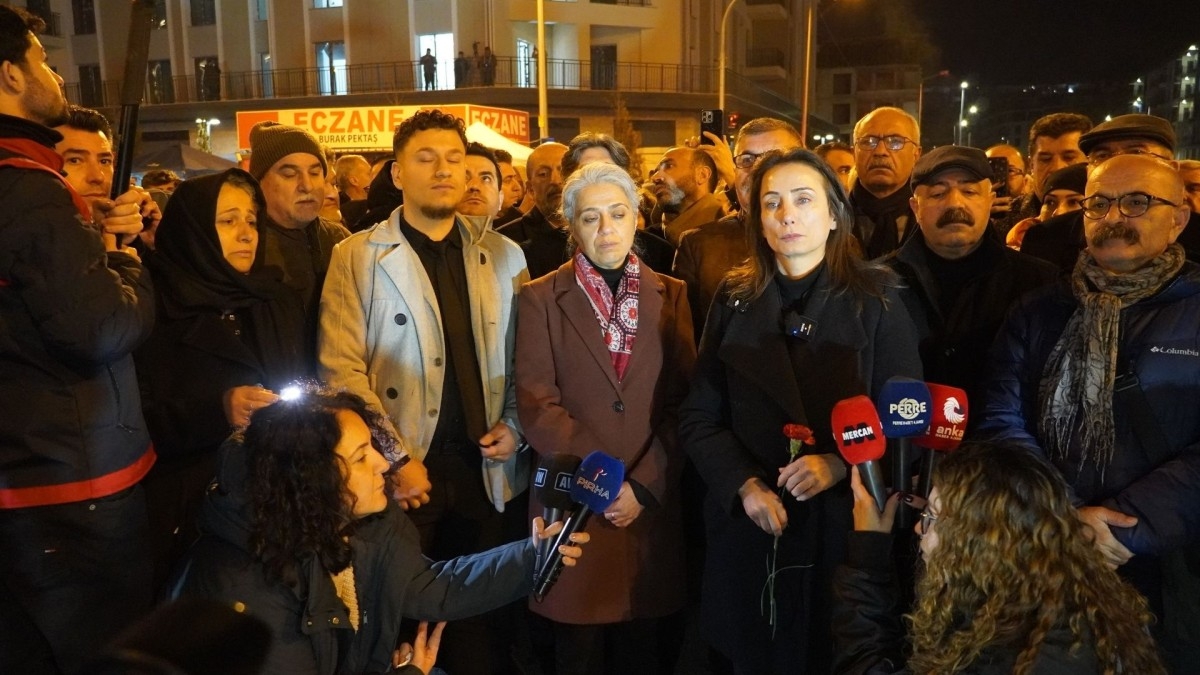 DEM Parti’li Tülay Hatimoğulları, 6 Şubat depremlerinin üçüncü yılında anma programına katıldı  - Videolu Haber