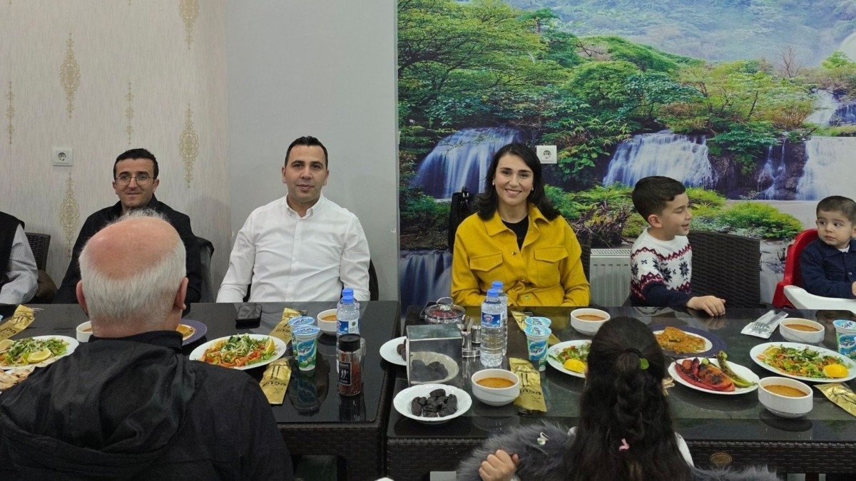 Gölbaşı Kaymakam Algın, kaymakamlık personeliyle iftarda buluştu