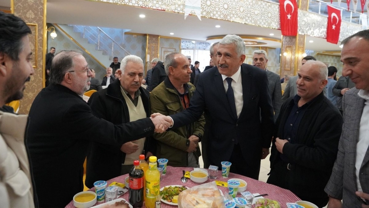 Başkan Hallaç, Kahta Belediyesi personeliyle iftar programında buluştu