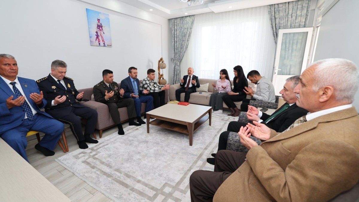 Adıyaman Valisi Dr. Osman Varol, Şehit Faruk Yüksel’in ailesini ziyaret etti
