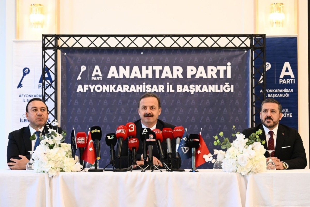 Yavuz Ağıralioğlu: Eğitimsiz Kalkınamayız, Üretimsiz Başaramayız
