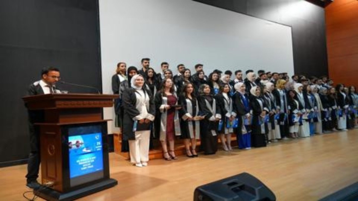 Adıyaman Üniversitesi Diş Hekimliği Fakültesi’nde mezuniyet yemin töreni