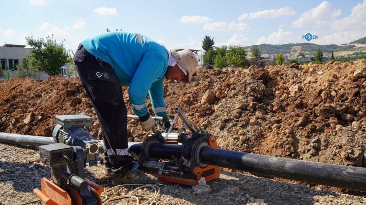Tutdere, Türmüz Mevkii'nde 400 metrelik yeni içme suyu hattını tamamladı  - Videolu Haber