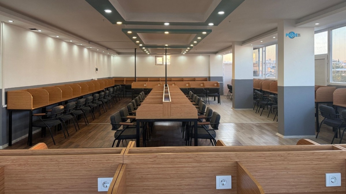 Kahta’da öğrencilere yeni çalışma alanı: Modern English Kitap Kafe açıldı