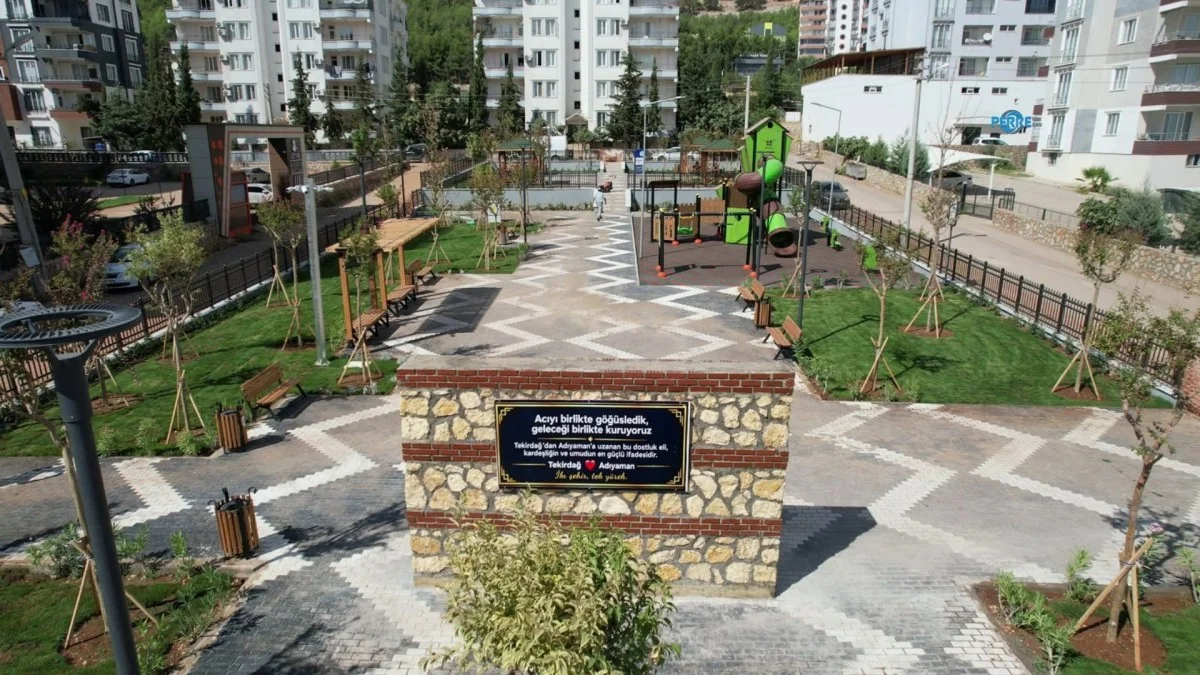 Cumhuriyet Mahallesi’ne 3 bin metrekarelik yeni park: ‘Tekirdağ Deprem Anı Parkı’ tamamlandı  - Videolu Haber