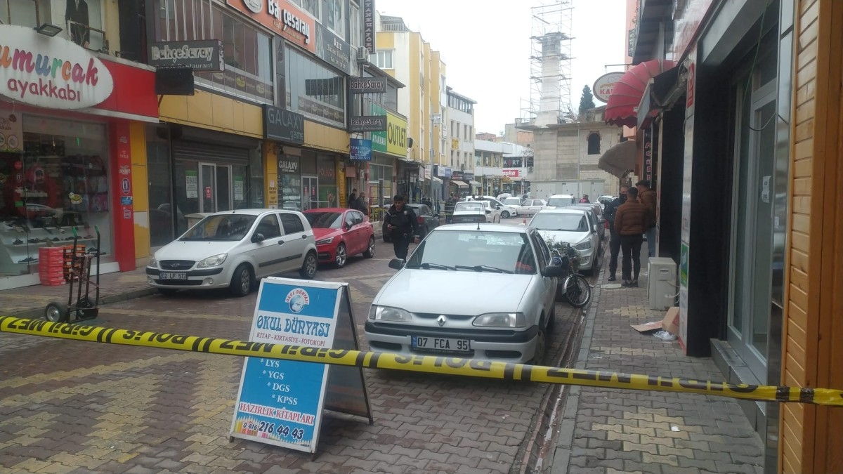 Adıyaman'da iki grup arasında bıçaklı kavga: 2 yaralı, 2 gözaltı  - Videolu Haber