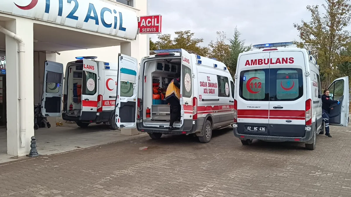 Tamir yaptığı esnada çatıdan düşen işçi ağır yaralandı