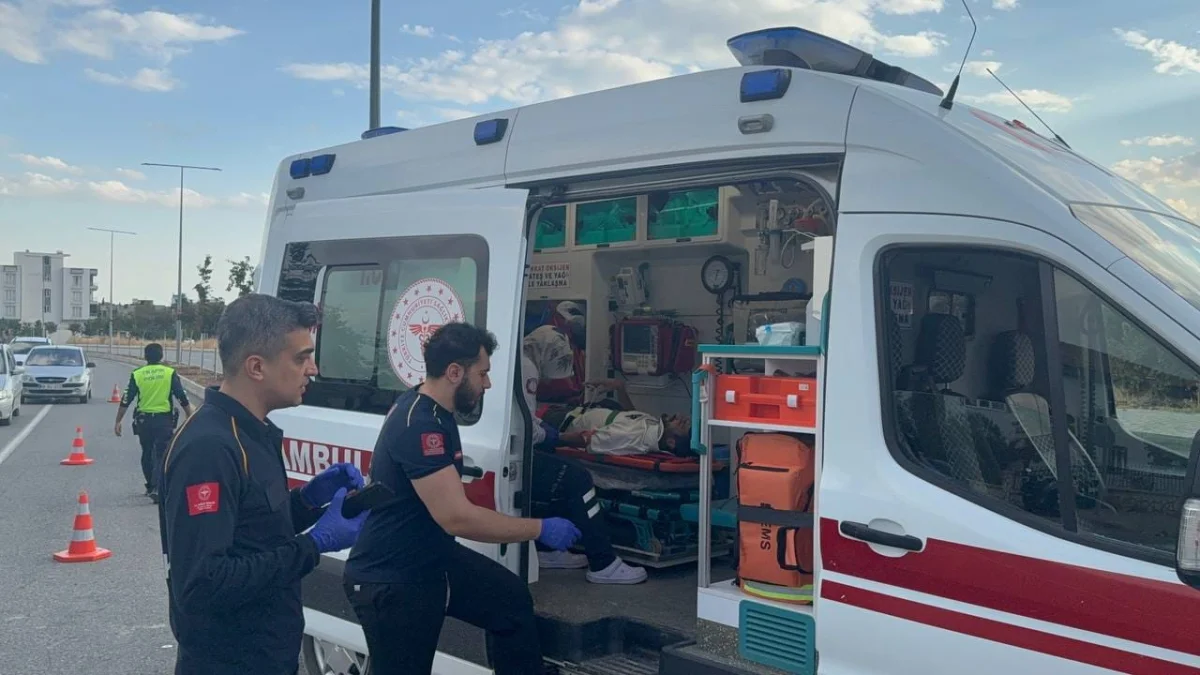 Otomobil ile motosiklet çarpıştı: 1 yaralı